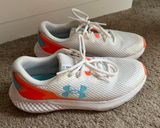 Under Armour Sneakers Photo 0