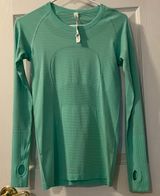 Lululemon Swiftly Tech Long Sleeve Photo 0