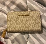Michael Kors MK Mini Wallet Photo 0