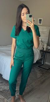 Hunter Helping Hands Green Scrubs Photo 0