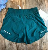 Lululemon Hotty Hot 4" Photo 0