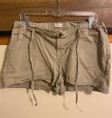 Tan Khaki Shorts Photo 0