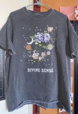 Urban Outfitters T-shirt Photo 0