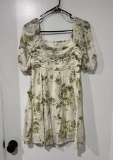 Green And White Floral Dress Photo 0