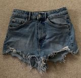 Jean Shorts Photo 0