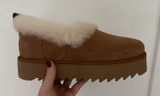 UGG Nita Platform Slippers in Chestnut Photo 0
