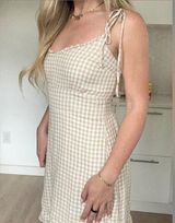 Great condition Abercrombie & Fitch Tan/White Gingham Tie Shoulder Dress M Tall Photo 0