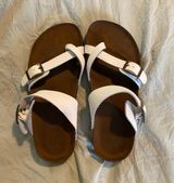 White Mountain birkenstock sandals Photo 0