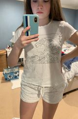 Urban Outfitters T-shirt Photo 0