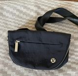 Lululemon Mini Festival Bag Photo 0