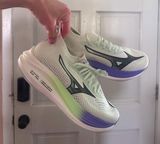 Running Shoe Photo 0