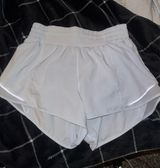 Lululemon Hotty Hot Shorts 2.5" High-Rise Photo 0