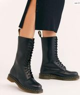 Dr. Martens NWOT 1914  Photo 0