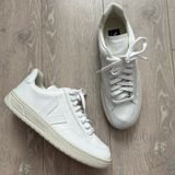 Veja Shoes V-12 Leather Classic Court Low-Top Sneakers White Sz 8 Photo 0