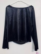 Women’s Open Back Long Sleeve Shirt Photo 0