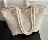 Lulus Woven straw beach tote bag  Photo 0