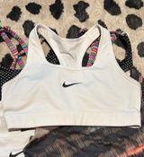 Nike Sports Bra Women’s White Medium Photo 0