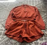 Levis Matching Shorts And Cropped Sweatshirt  Photo 0