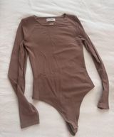 Aritzia Contour Babaton Bodysuit Long Sleeve Photo 0