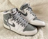Nike Jordan 1 Retro Mids Photo 0