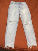 American Eagle Strigid Mom Jeans Photo 0