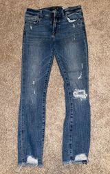 Abercrombie & Fitch Low Rise Ankle Jeans Photo 0