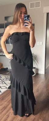 Black Dress Photo 0