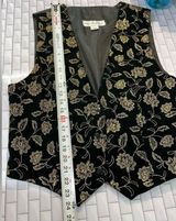 Norton Mcnaughton Vintage  Vest Womens 14 Velvet Metallic Floral Trending Preppy Photo 0