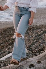 A&F High Rise Relaxed 90s Jean Photo 0