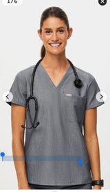 Catarina One-Pocket Scrub Top in Graphite. Size XL. Photo 0