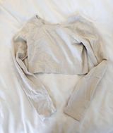 H&M Workout Long Sleeve Photo 0