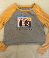 Friends Shirt Gray Size M Photo 0