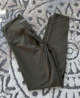 ECHT Scrunch Butt Leggings Photo 0