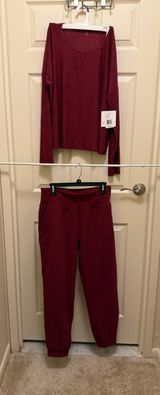 Beyond Yoga Jogger Set Photo 0