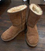 UGG Classic Short Boot Photo 0