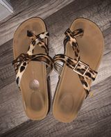 Kohls  Leopard Flip Flops Photo 0