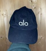 Alo Yoga  hat Photo 0