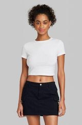 Fitted Short Sleeve Cropped Tee Shirt in White Photo 0