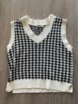 BBWM Oversized Sweater Vest Black Photo 0