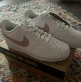 Court Vision Low Sneakers Photo 0