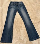 Distressed Jeans Photo 0