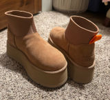 UGGS Platform Photo 0