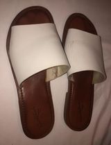 Universal Thread White Sandals Size 7 Photo 0
