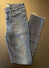 Calvin Klein Jeans Ultimate Skinny Jeans Medium Wash Raw Hem Women’s Size 2 x 30 Photo 0