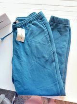 Universal Threads Sweatpants Photo 0