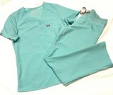 FIGS Scrubs Set Photo 0