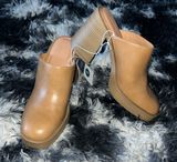 NWT Universal Thread Closed toe Clog Heel Photo 0