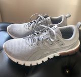 ASICS Running Shoes Photo 0