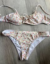 Hollister Swimsuit Photo 0