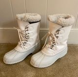 Polaris Snow Boots Size 8 White Photo 0
